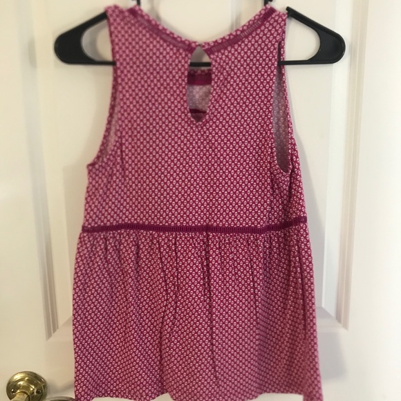 Cute Sleeveless Top - Picture 2 of 5